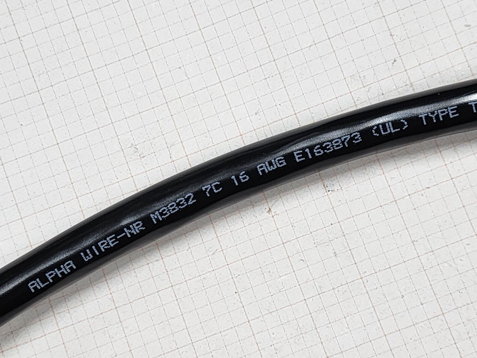 Alpha Wire M3832 16/7C Tray Cable UV Resistant Direct Burial 90C/600V Black/10ft