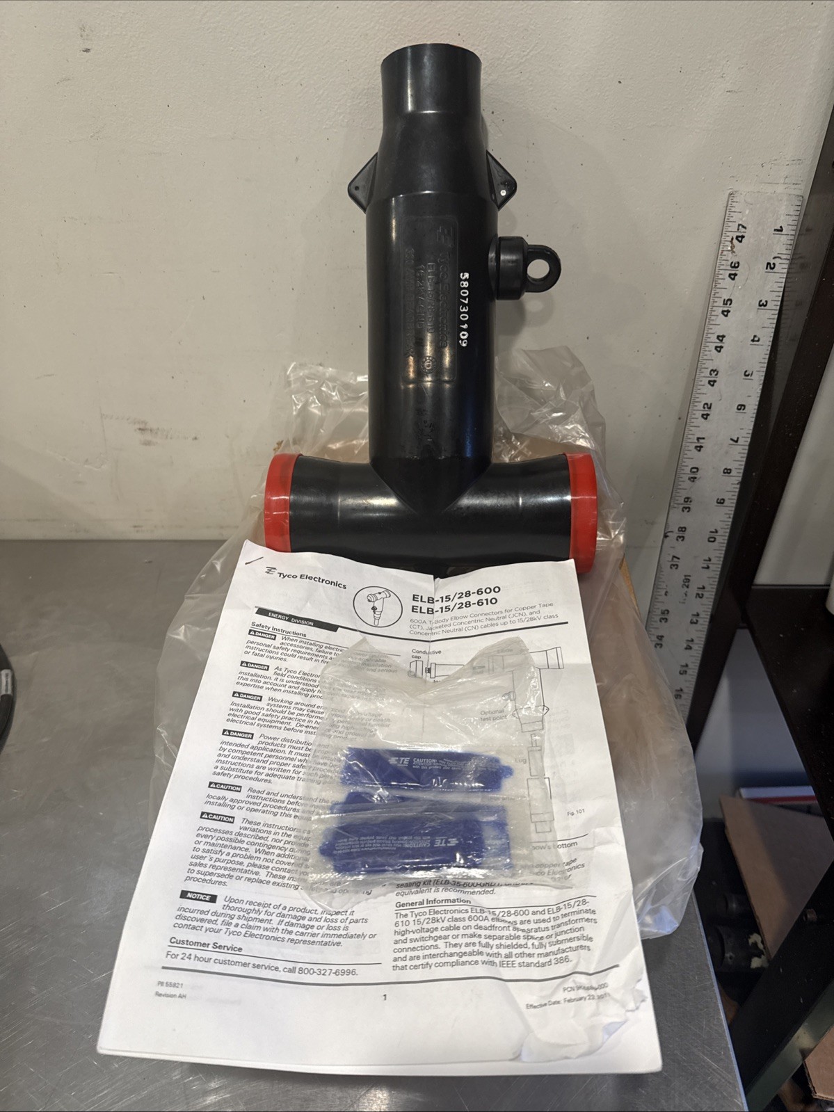 TE RAYCHEM Tyco ELB-15/28-610 600A with Test Point Dead Break Elbow Connector