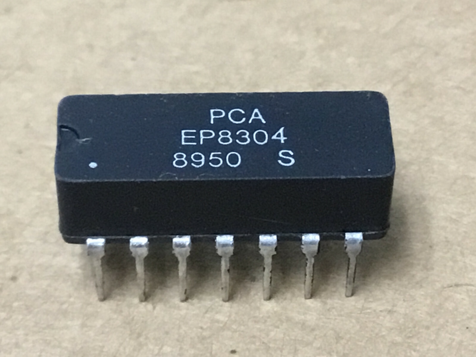 (1 PC) PCA EP8304 ACTIVE DELAY LINE, 1-FUNC, 10-TAP, TRUE OUTPUT, TTL, PDIP14
