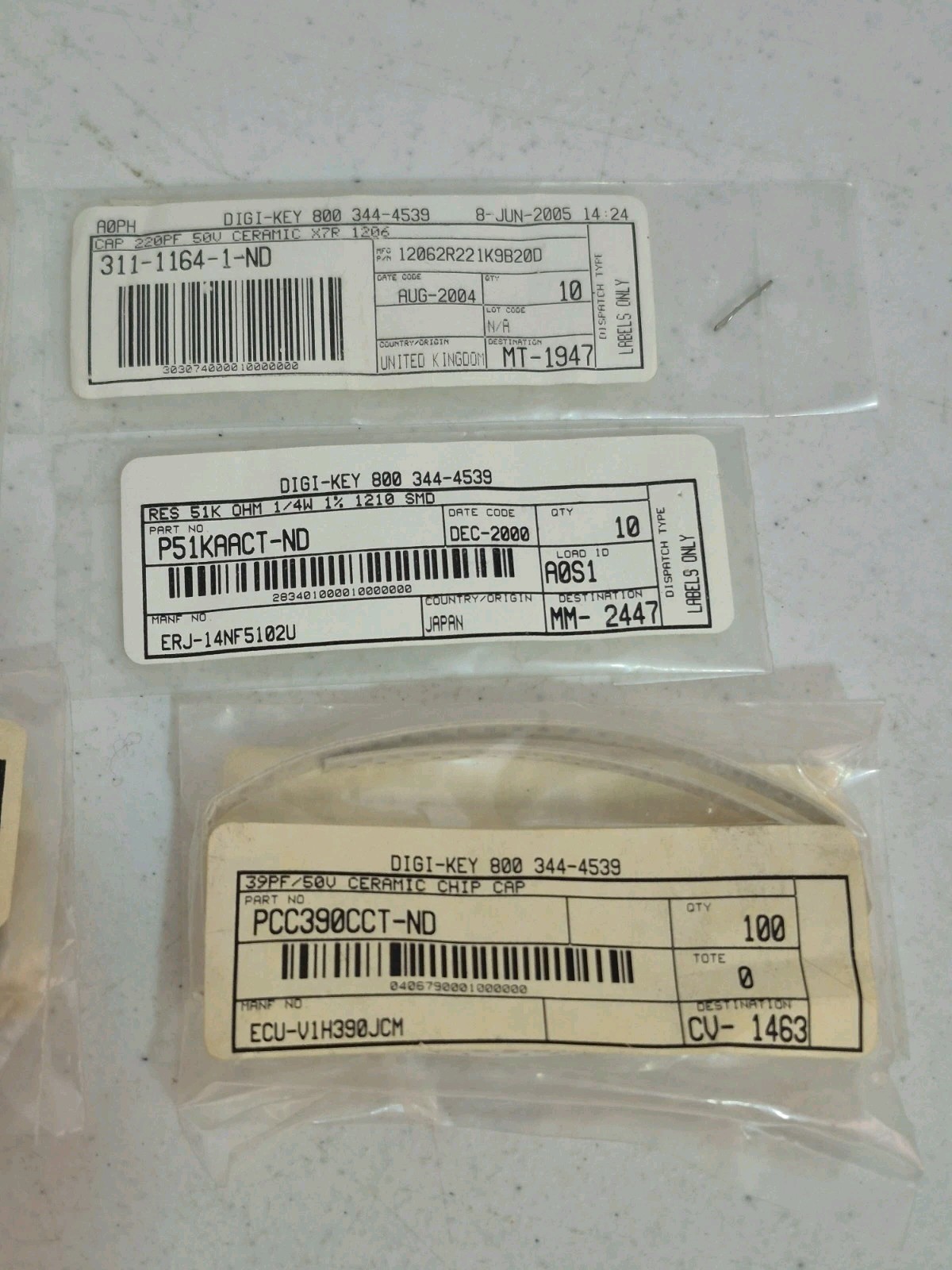 Lot of 600 Resistor Capacitor Ceramic Chip Panasonic Electronic Components