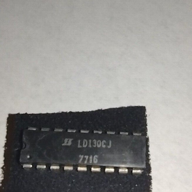Vintage Siliconix LD130CJ 3 Digit A/D Conv IC/NOS/18 Pin DIP/NSN 5962014358042
