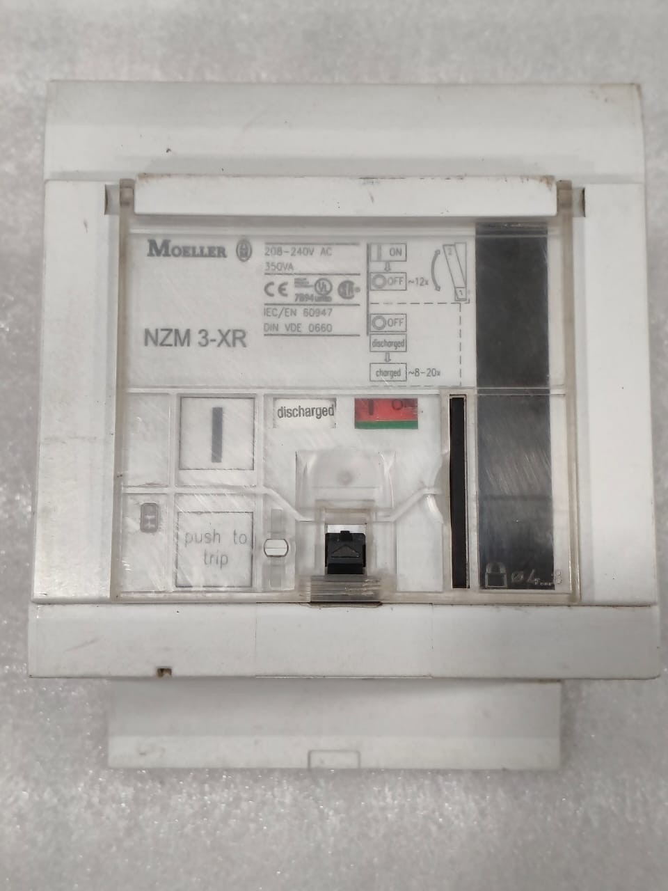 MOELLER NZM3-XR BREAKER MOTOR OPERATOR UNIT VOLTAGE 220VAC/DC FAST SHIPPING