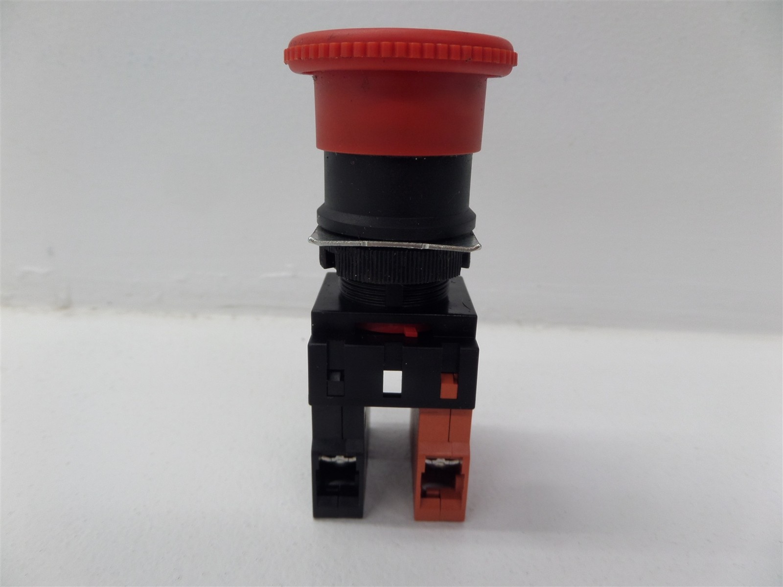 Omron A22-01 Emergency Stop Push Button Assembly Twist & Release