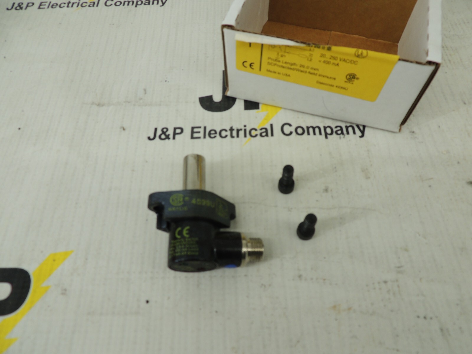 BI 2-CRS260-ADZ30X2-B3131/S34 TURCK INDUCTIVE SENSOR WITH MOUNTING SCREWS NEW