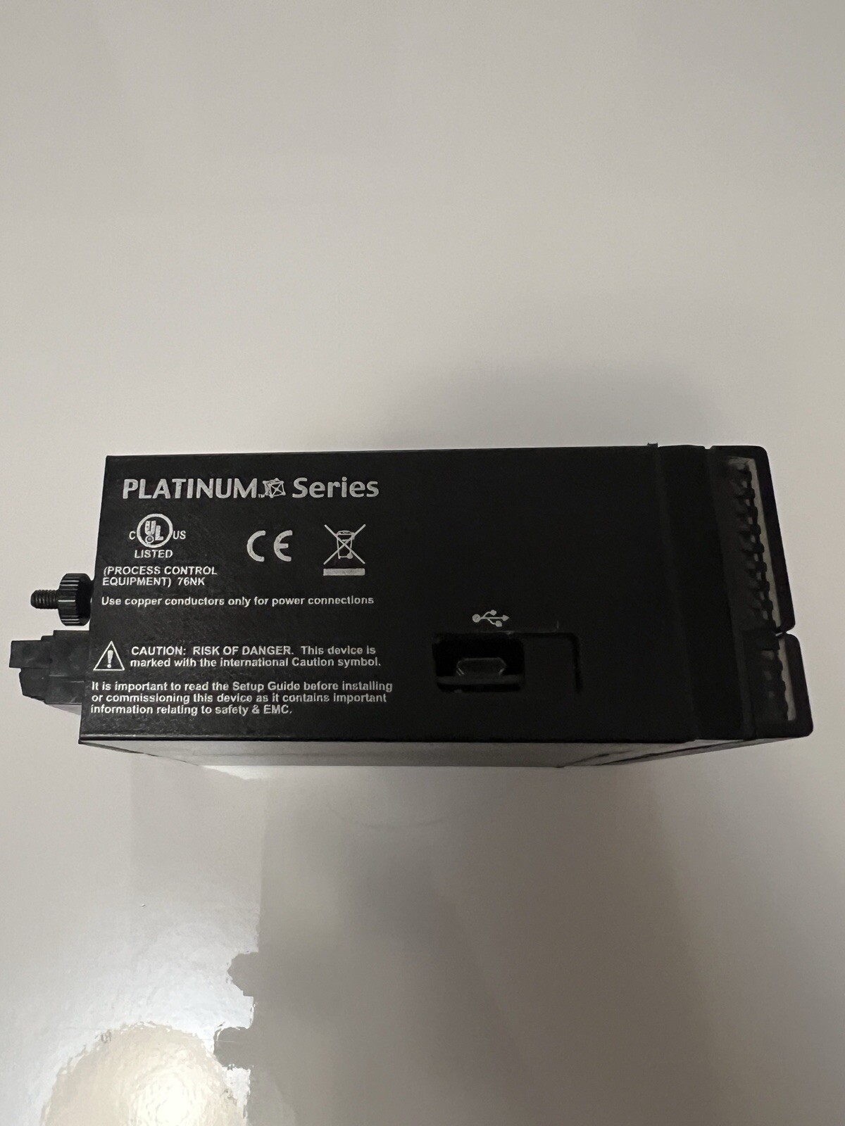 1/8 DIN Platinum Series Versatile High Performance PID Controllers CN8PT-220