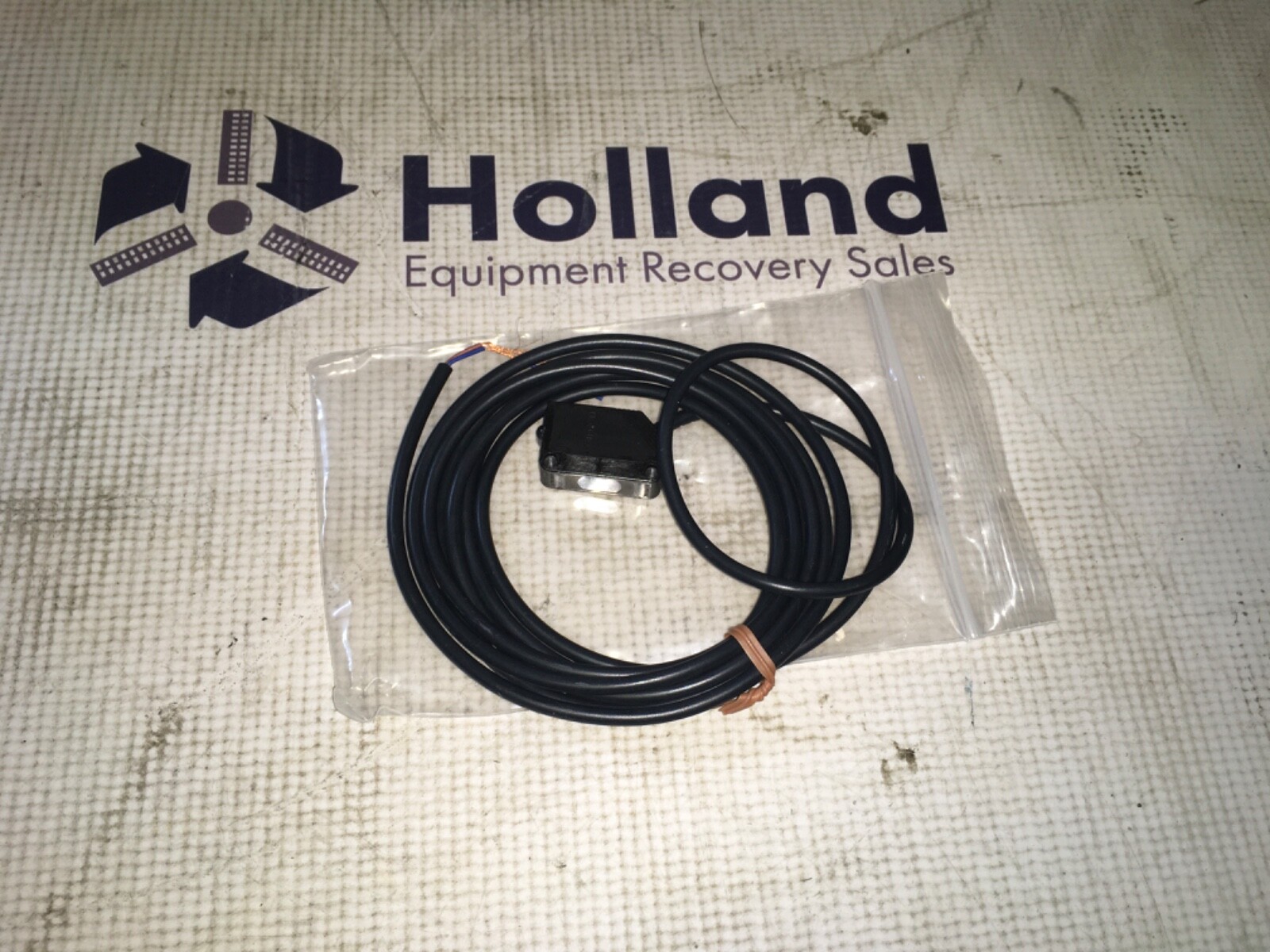 Omron proximity sensor, E3Z-T81-L, NOS, LG-2424