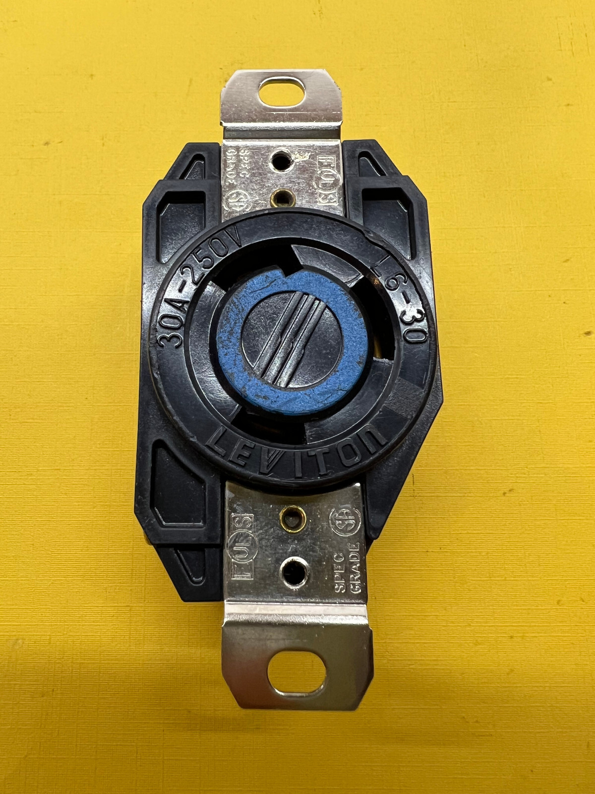 Leviton 2620 Twist Locking Receptacle 30A 250V L6-30 Free Shipping