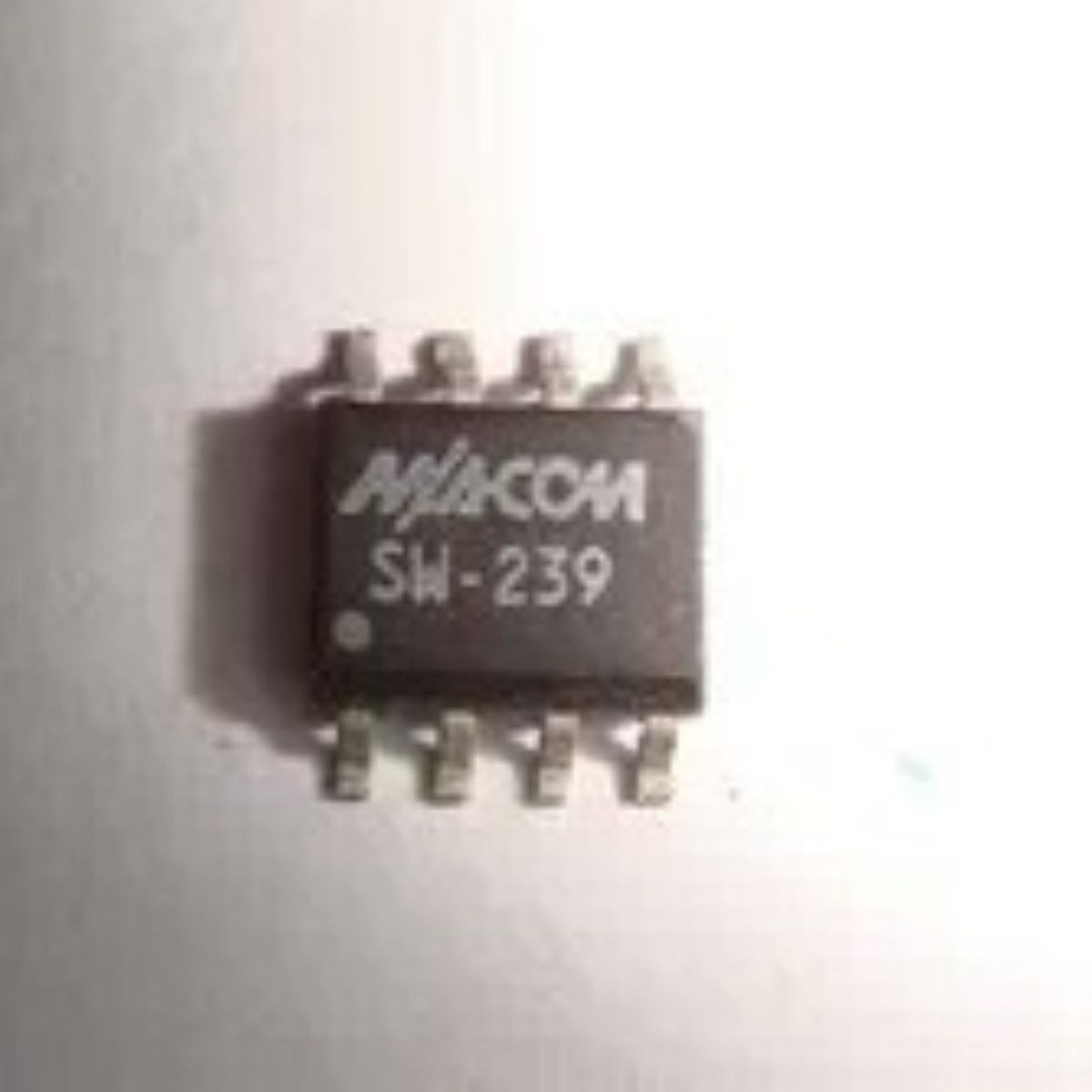 MACOM SW-239 SOP8 GaAs SPDT Switch DC-2.5 GHz RH