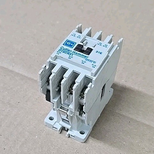Cutler Hammer D15CR31 Relay 110/120 VAC Coil