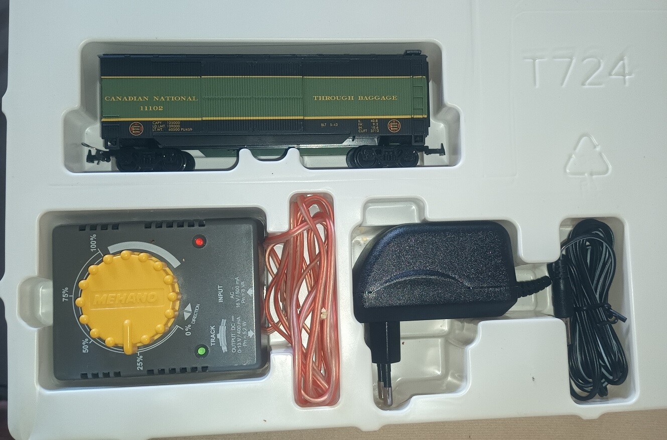COMPLETE ELECTRIC TRAIN CIRCUIT H0 – MEHANO T724 – ROYAL EXPRESS