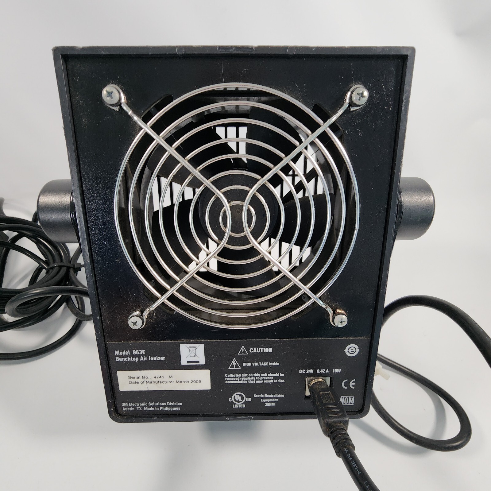 3M 963E Benchtop Air Ionizer with Power Cord / Static Neutralizing / Works