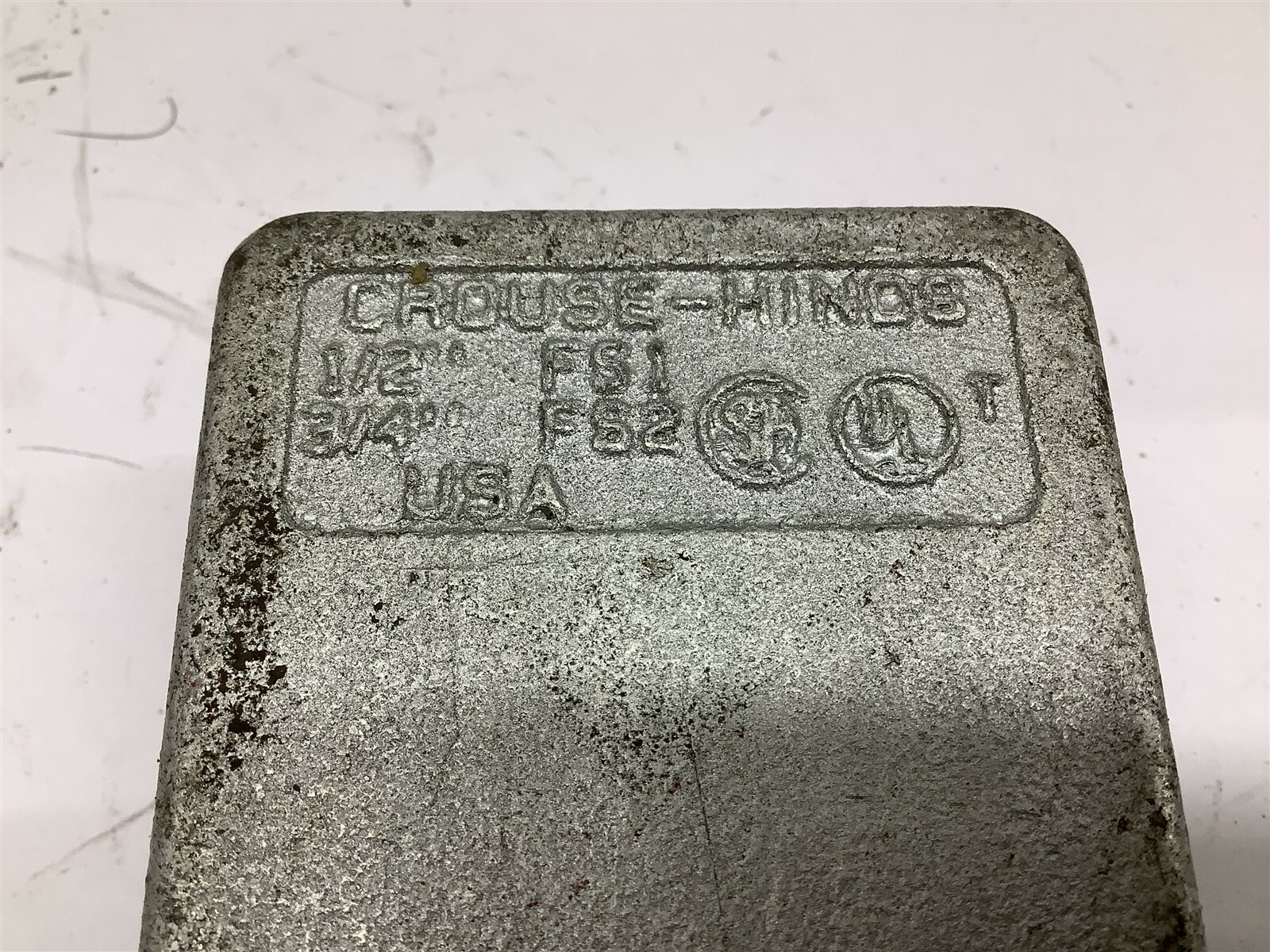 Crouse-Hinds Conduit Outlet Box 1/2″ FS1 3/4″ FS2