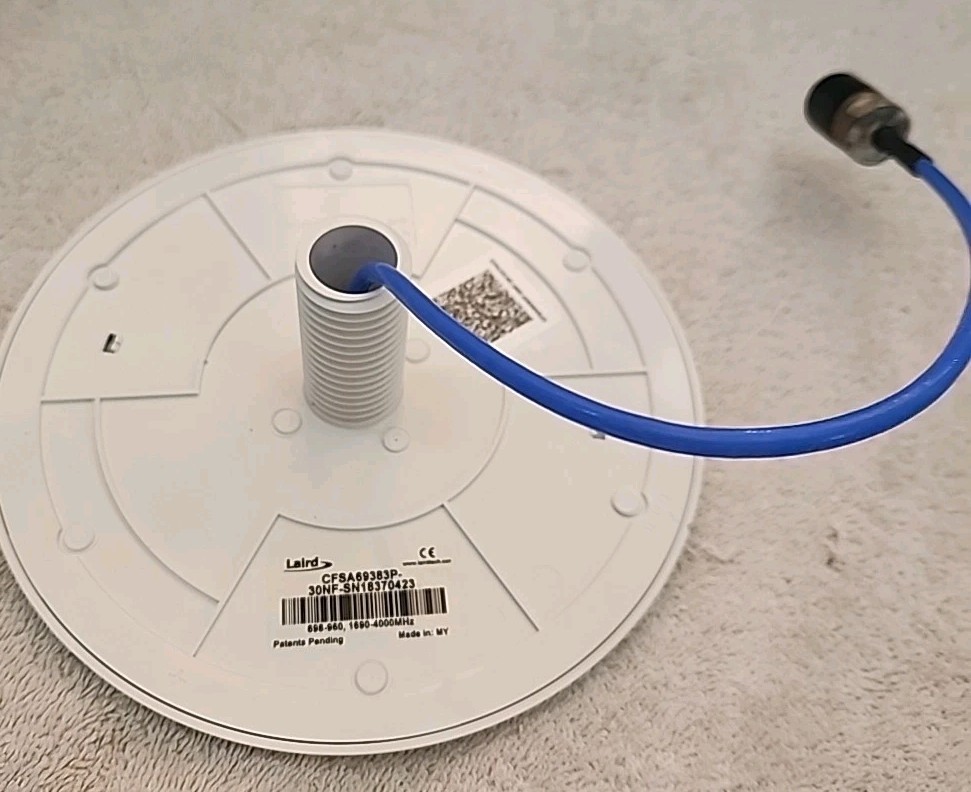 Laird Low PIM Ceiling Mount Antenna, 698-960, 1690-4000MHz, 3dBi, Single Port