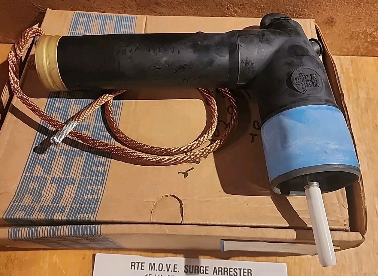 New OS RTE 3237016C15M, M.O.V.E Surge Deadfront, 15kV Arrester Elbow, 25kV Class