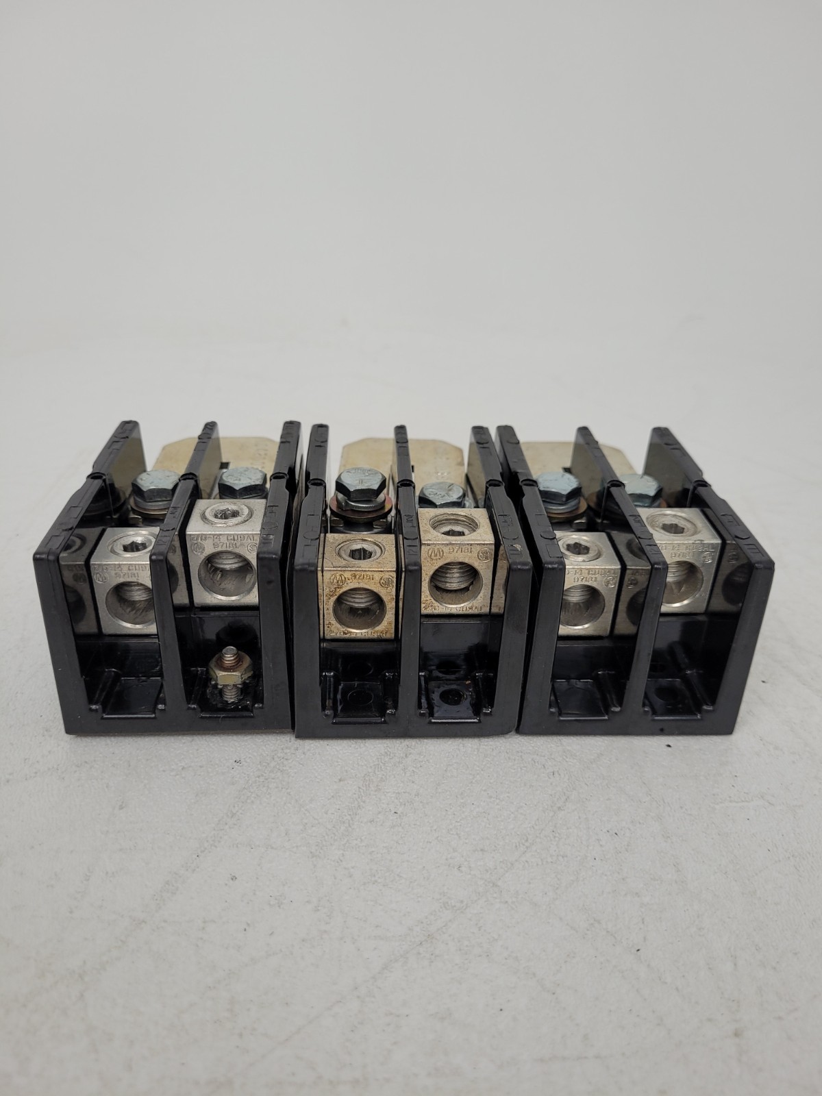 (Lot of 3) 1422553 Marathon Power Distribution Block 600V 175A – Next Day Option
