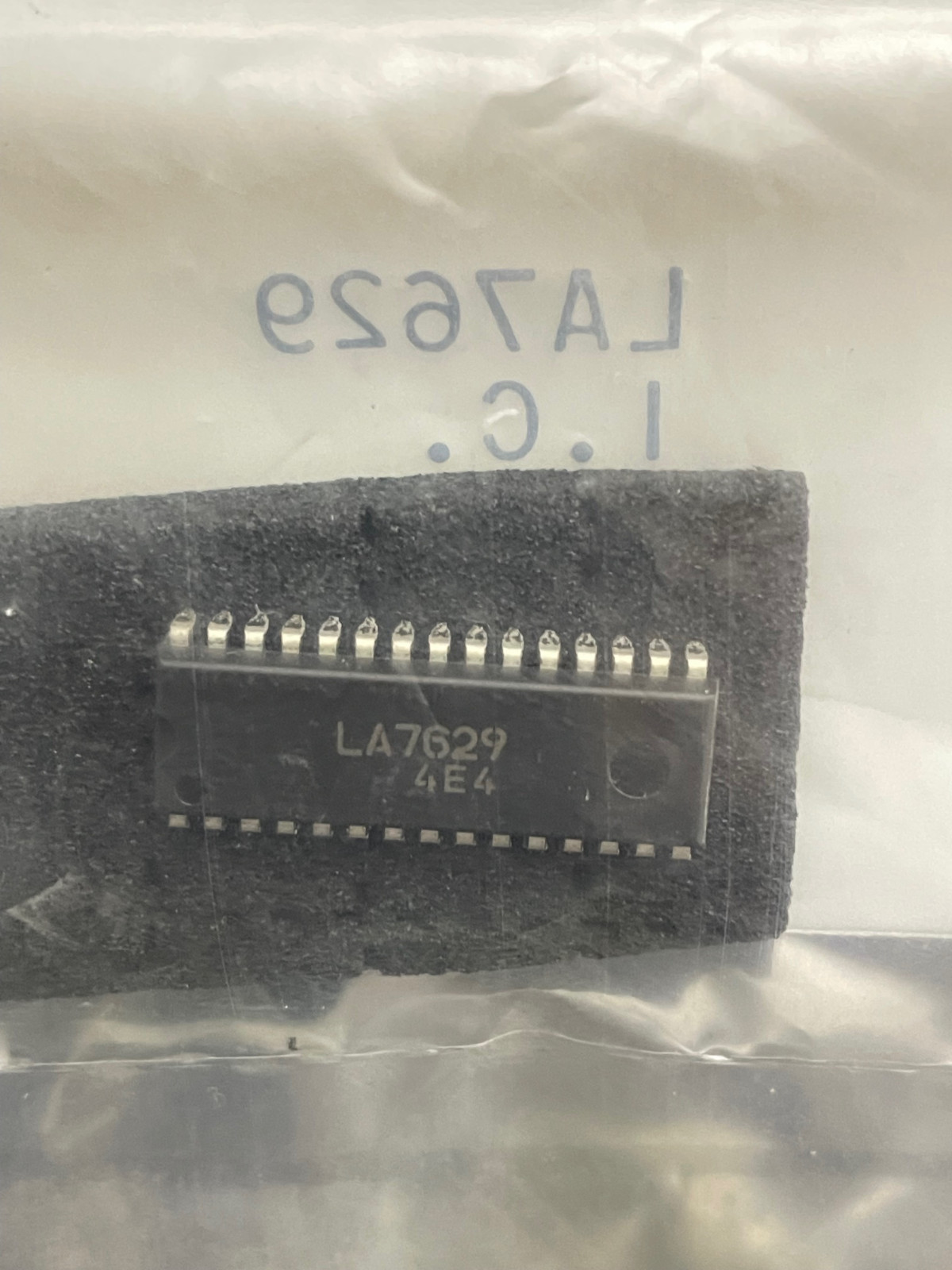 1pc SANYO LA7629 Color TV/Video Chroma Deflection I.C. DIP30S **NOS