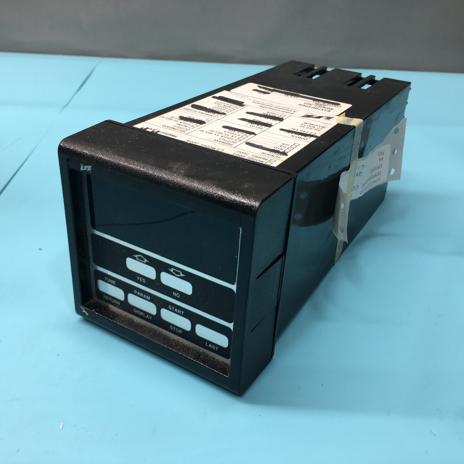 LFE Instruments 2000Temperature Controller EI37001004, MINIPUP, 116820