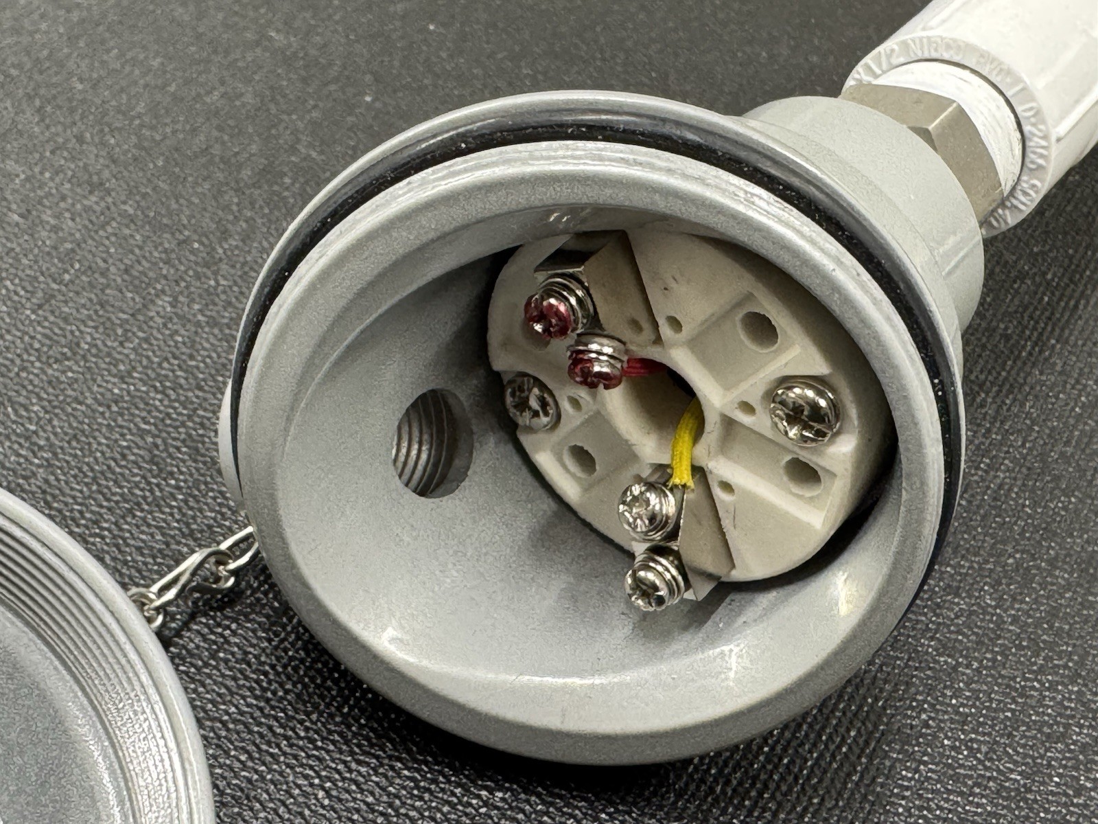 OMEGA ENGINEERING NB8-CASS-14U-12 / NB8CASS14U12 (USED) Thermocouple