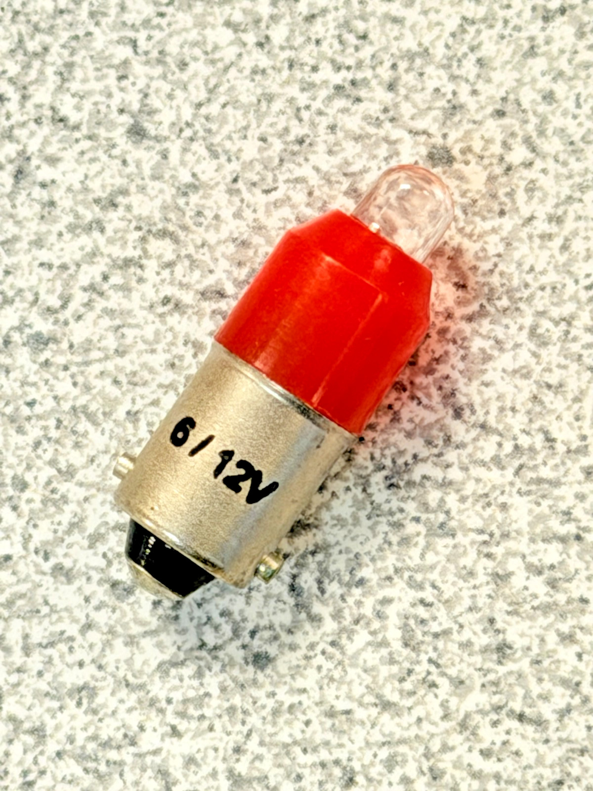 NEW EATON E22LED612RN 6-12V RED LED BULB E22 E34 10250T Pilot Light Lamp