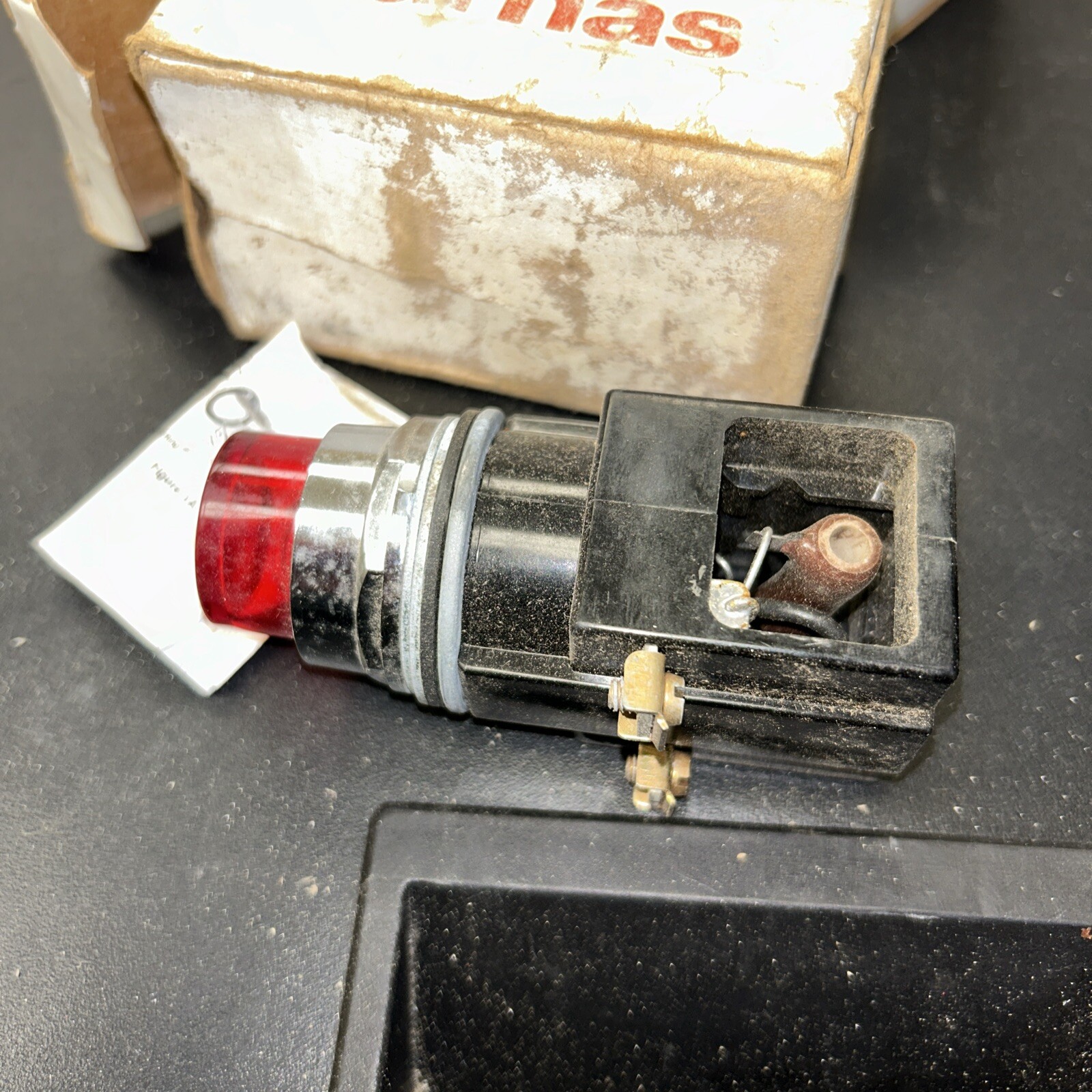 Furnas 52PA4N2 Oil Tight Red Pilot Light Resistor Type 240v Acdc New Old Stock