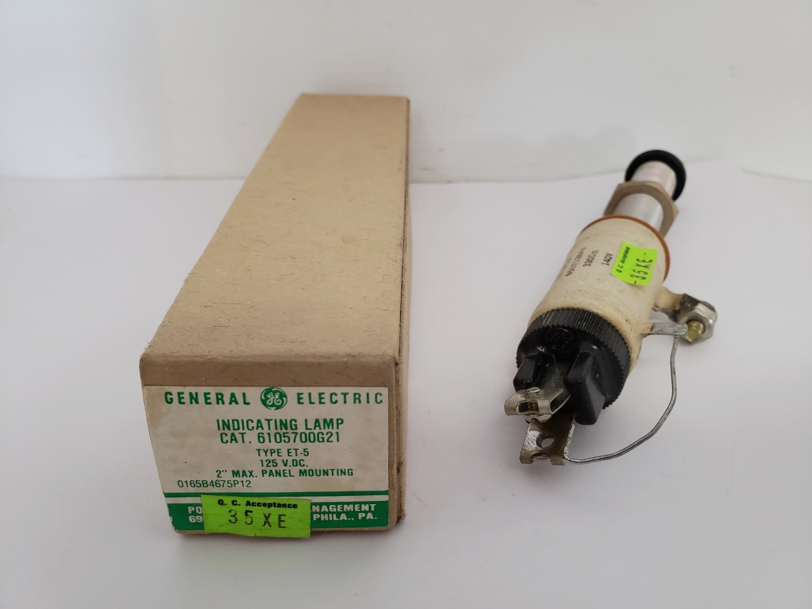 GENERAL ELECTRIC 6105700G21 INDICATING LAMP TYPE ET-D 125VDC NIB