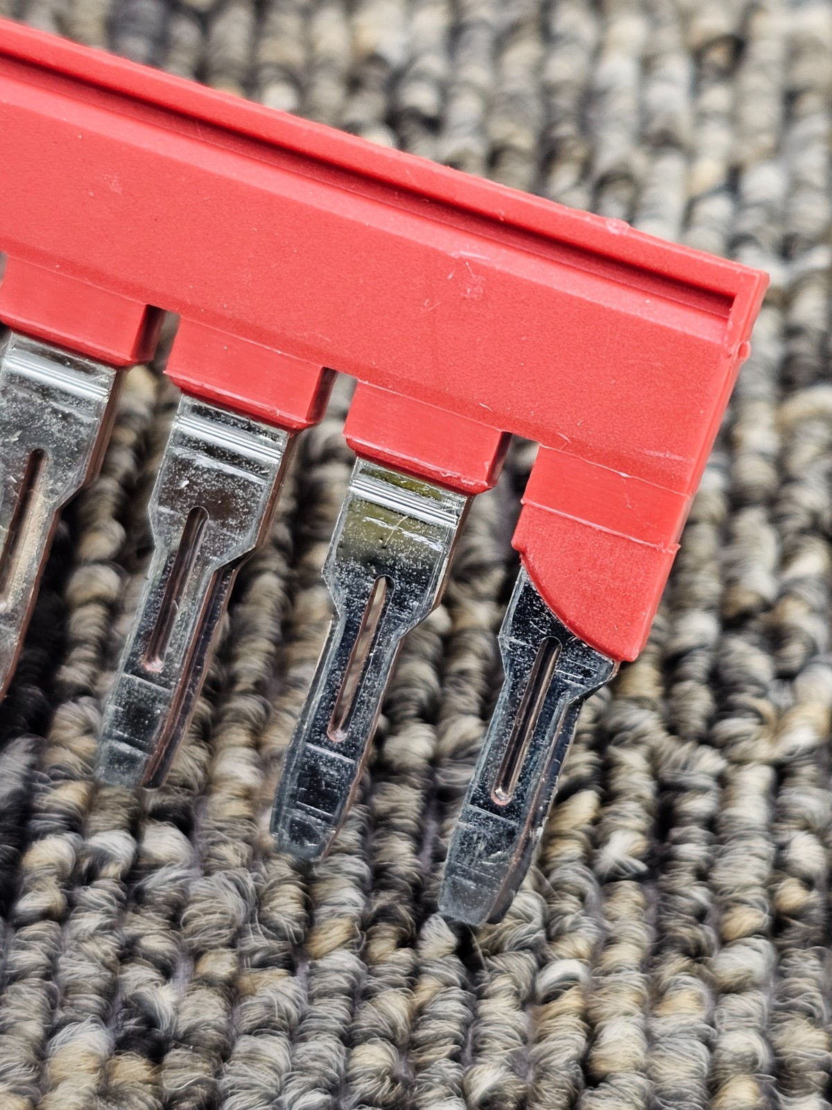 (QTY 10) Phoenix Contact 3030323 Plug-in Bridge FBS 10-8 10-position – RED