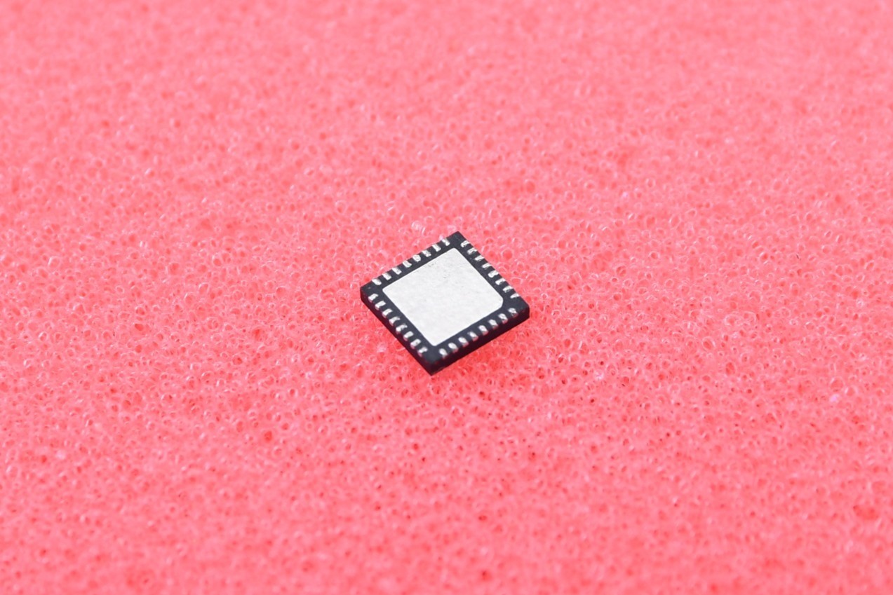 Analog Device RF Amplifier IC General Purpose 2GHz~20GHz HMC462LP5 Surface Mount