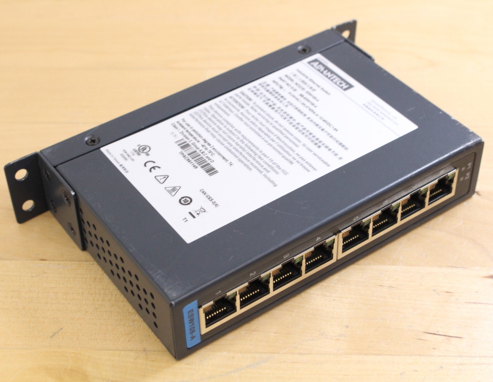 Advantech ESW108-A – 5 Port Slim-type Unmanaged Industrial Ethernet Switch