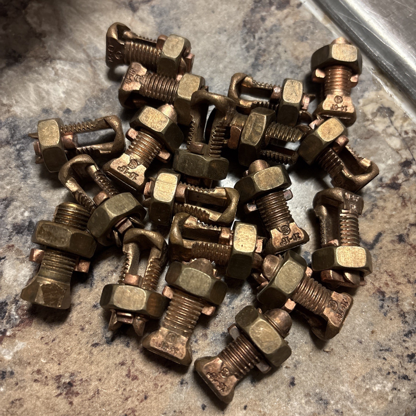 Burndy KS17, 101150, Copper Split Bolt #8 to #6 AWG, QTY 19