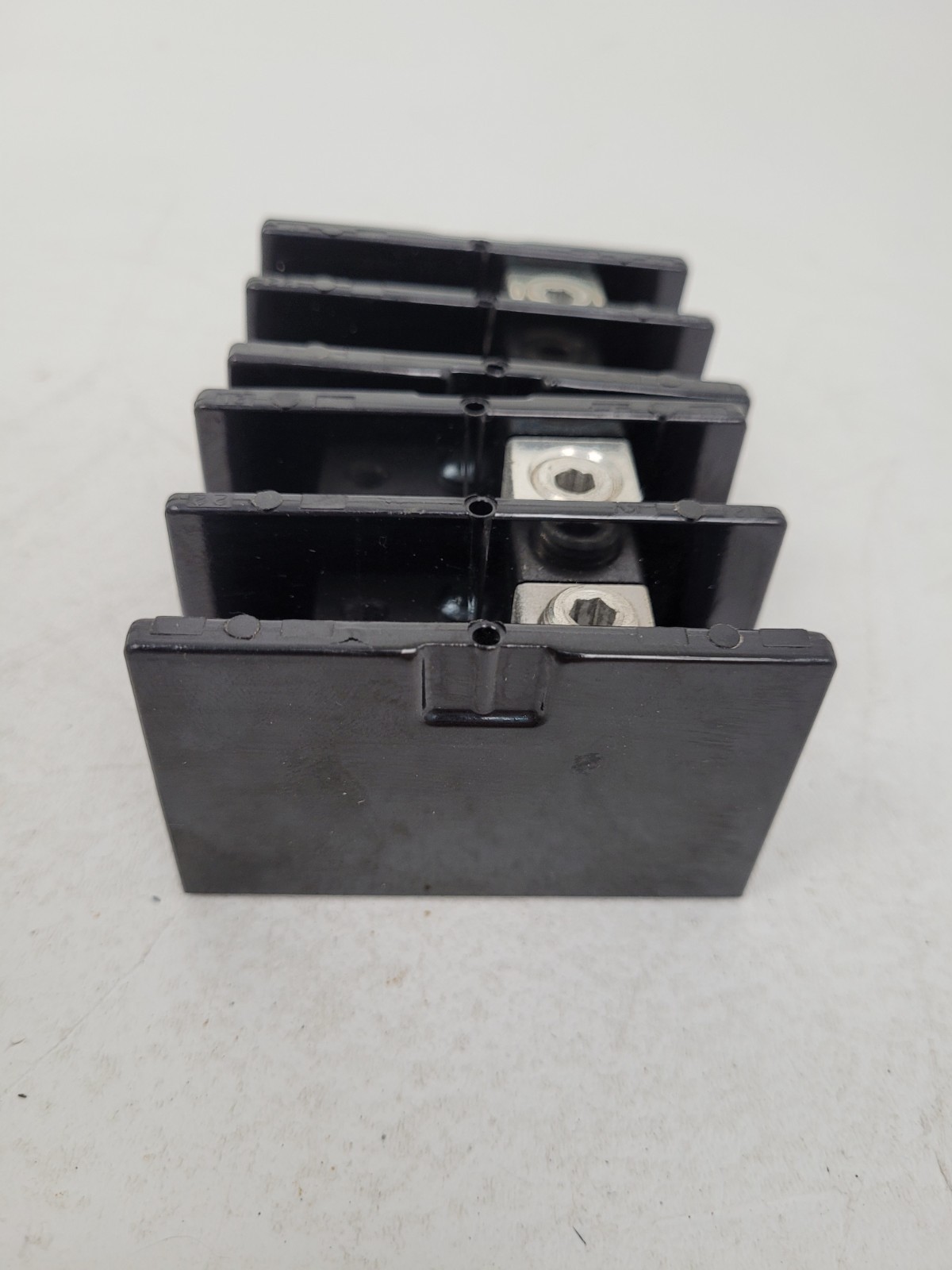 Lot of 2 – 1422553 Marathon 600V 175A Power Distribution Block – Next Day Option