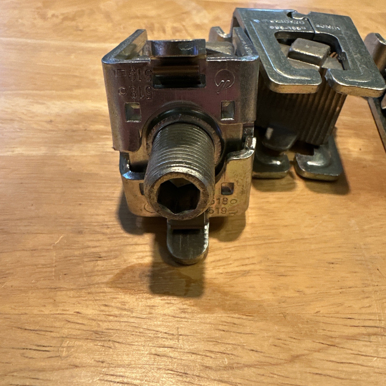 3 Hagar Steel Electrical Busbar Terminal Clamps