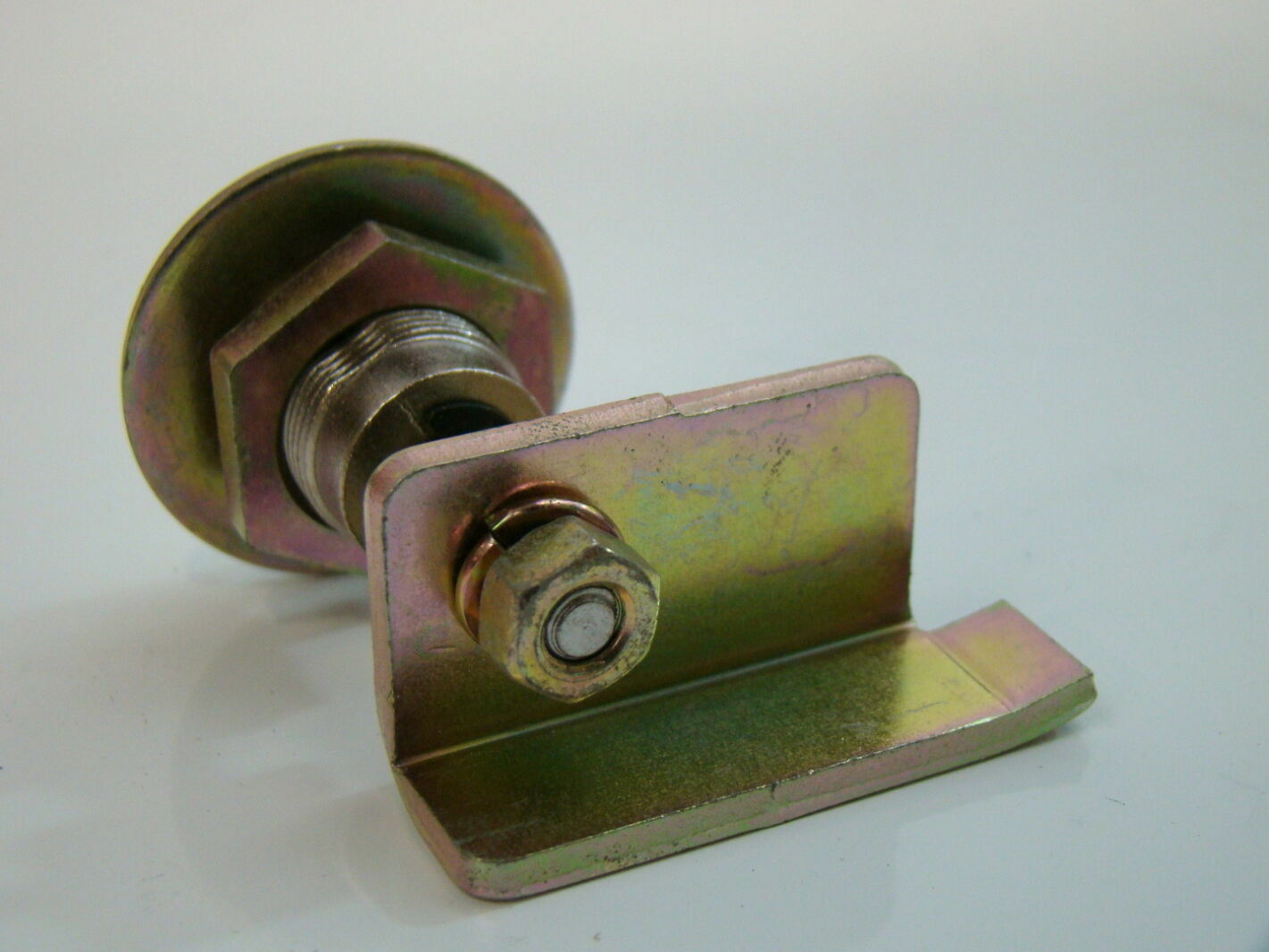 LG Otis Elevator Triangular Door Lock & Key