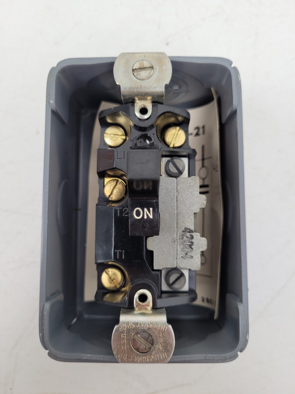 RL-21 Arrow Hart Manual Starter Nema 1 Enclosure 115/230V- Next Day Option – New