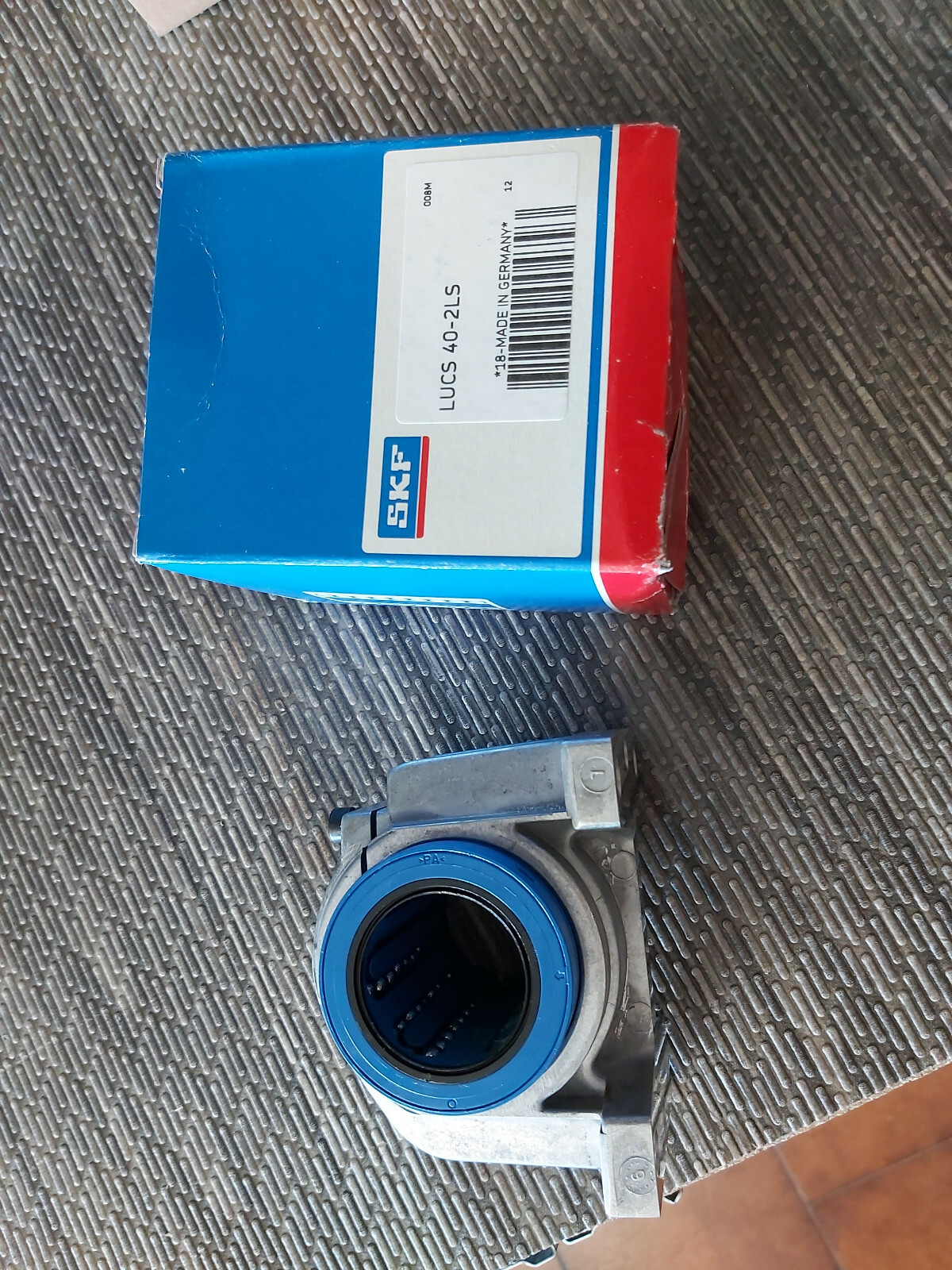 SKF LUCS40-2LS SKF LUC S40-2LS Ball Bearing Linear Ball Unit