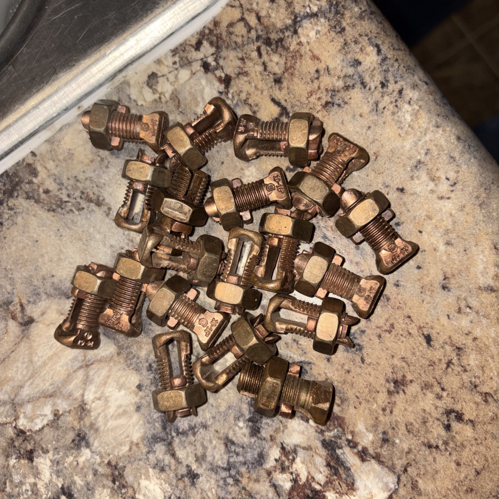 Burndy KS17, 101150, Copper Split Bolt #8 to #6 AWG, QTY 19