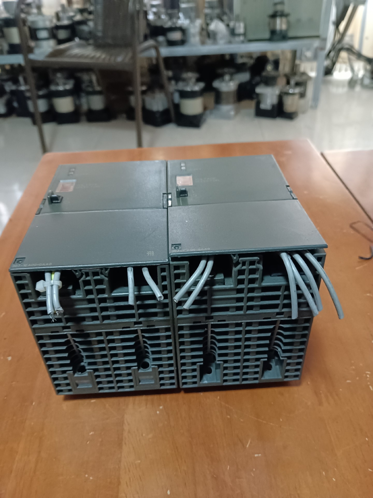 one Siemens 6ES7 307-1EA00-0AA0 Welcome counteroffer