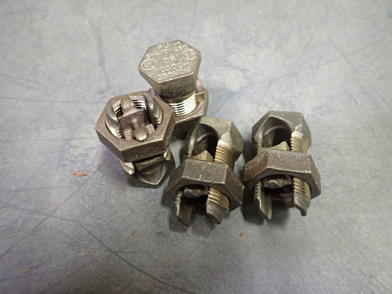NEW – LOT of 4 – S4/0250 Penn-Union Bronze Split Bolt 4/0-250