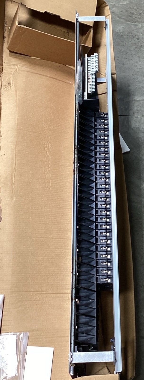 Siemens P2C66ML250ATS 250 A 120/208 V 3 PH Panel Board Interior
