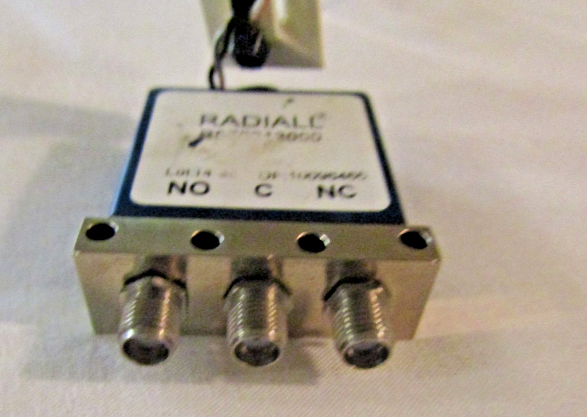 R570313000 RADIALL DC-3GHZ SPDT COAXIAL SWITCH 80dB SMA female