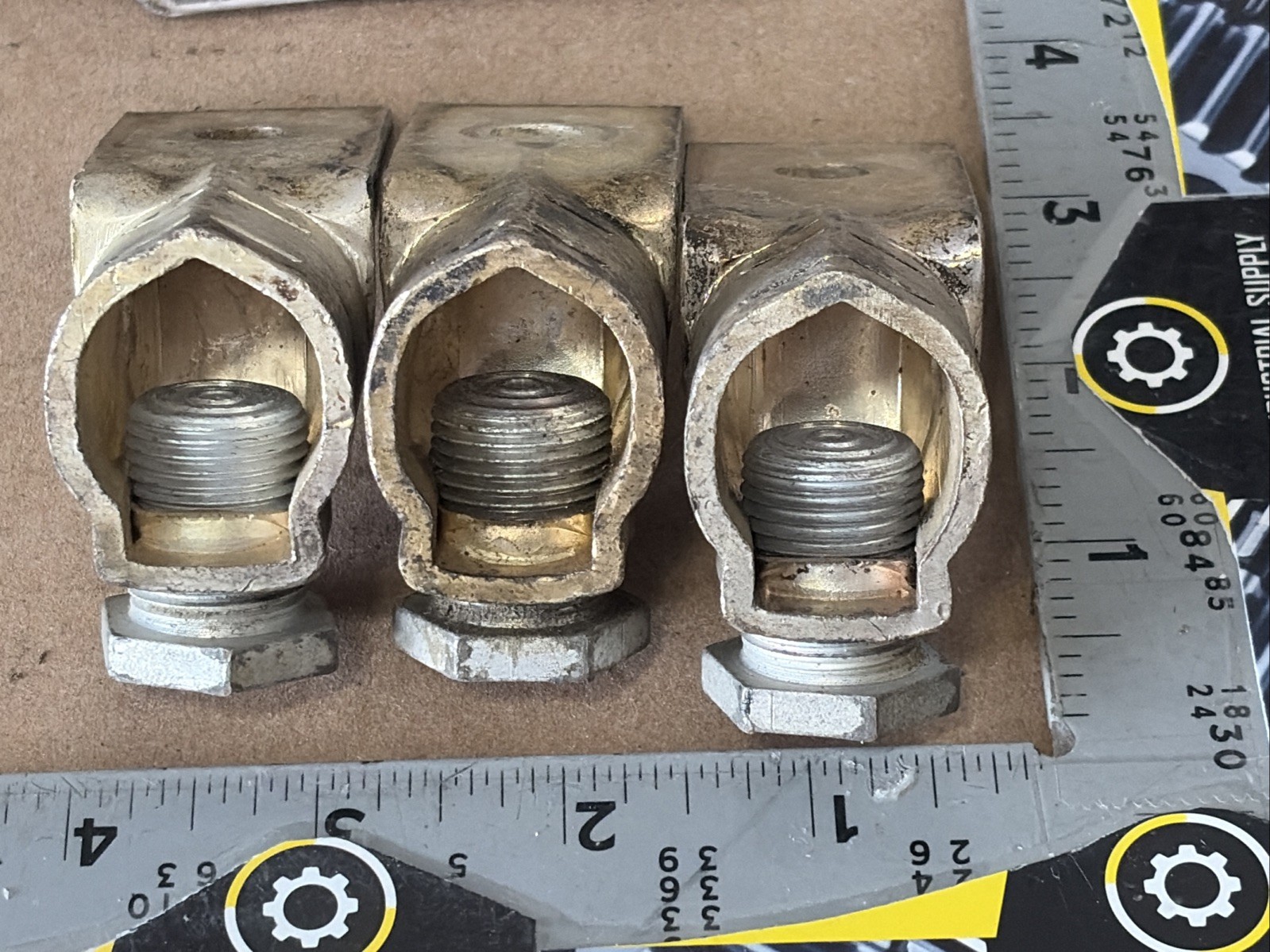 [Qty-3] ILSCO D245 600MCM 4/0 or Two 3/0 VT600 Copper Lugs _GOOD TAKE-OUTS!
