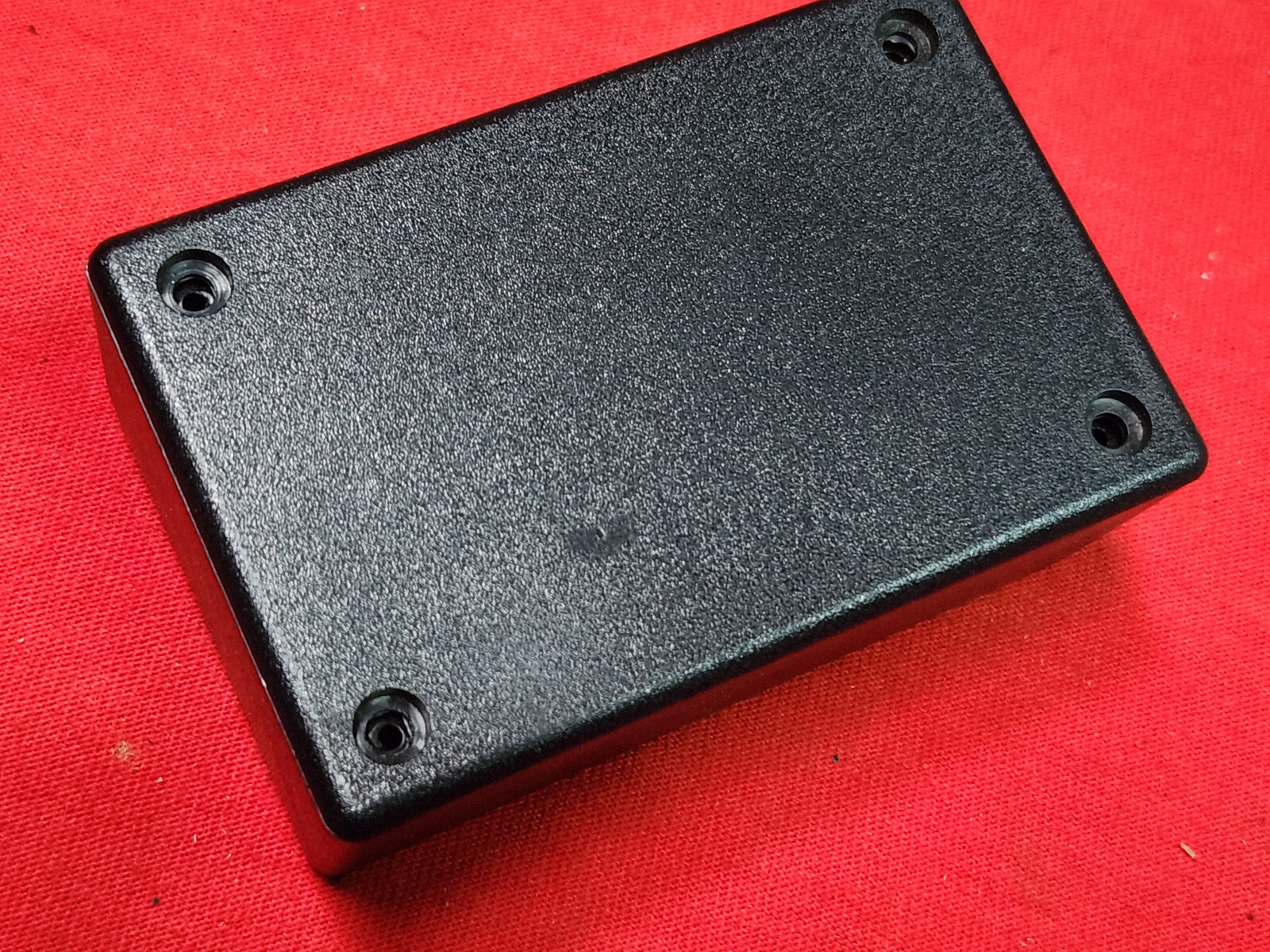 1 Electronic circuit project plastic box APPRX 3 1/4″ x 2″ x 1 1/4″ 5w6