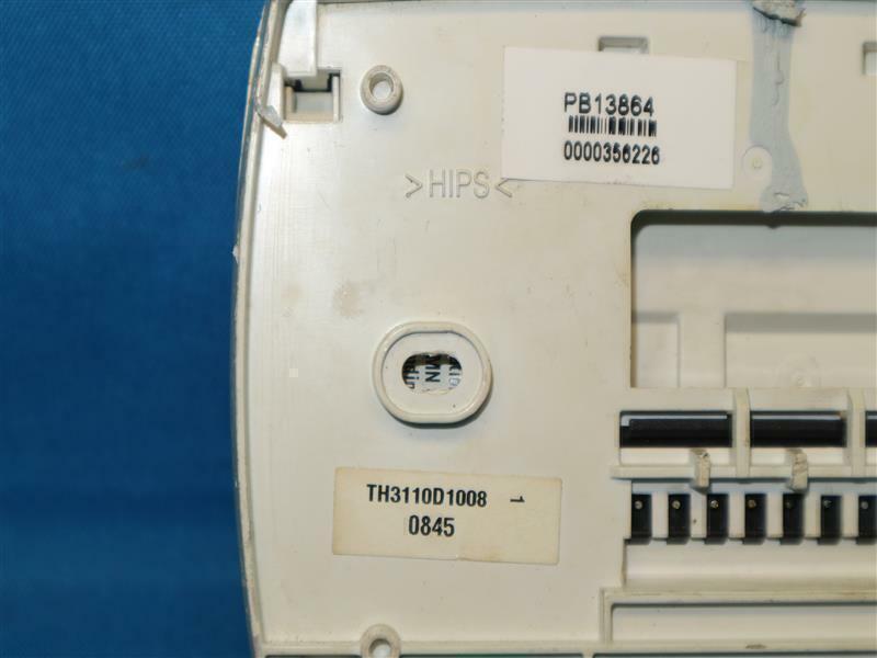 Honeywell RTH3100C Digital Non-Programmable Thermostat w/ Missing Cover
