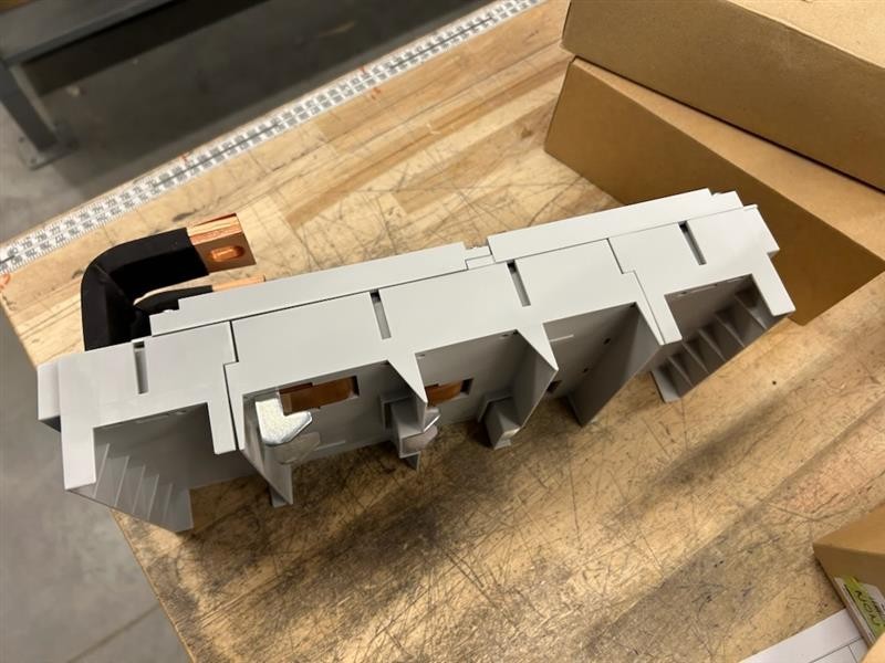 CIRCUIT BREAKER ADAPTOR, 630 A, 690 V, 3-POLE